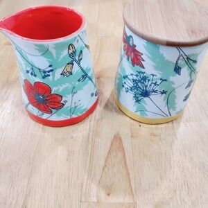 🔥2/$14 Item🔥Floral Ceramic Creamer and Sugar Set